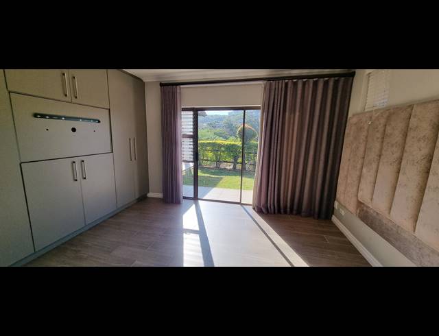 3 BEDROOM APARTMENT FOR SALE IN LA LUCIA